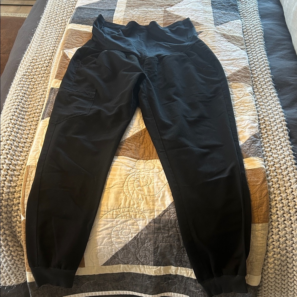 Figs Maternity Black Jogger Scrub Pants